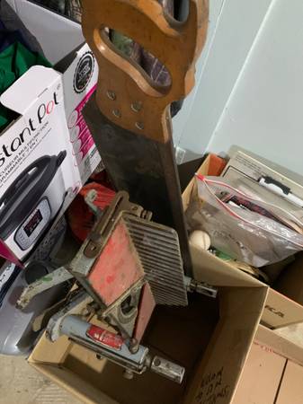 Vintage miter box with finish saw 1