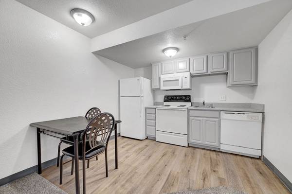 $349 / 1br - Heat Included, Dishwasher, Fitness facility (9145 Las Vegas Blvd. South, Las Vegas, NV)63859496331137123