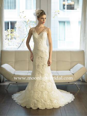 Excellent condition: Wedding Gown for Sale-Size 14/16 1