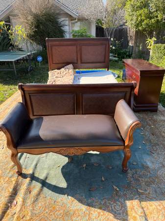 3-piece Queen size bedroom set 1