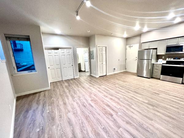 $1295.00 / 500ft2 - ¡Vida de lujo en McCormick Heights! ¡Unidad en planta baja!63811636060547122