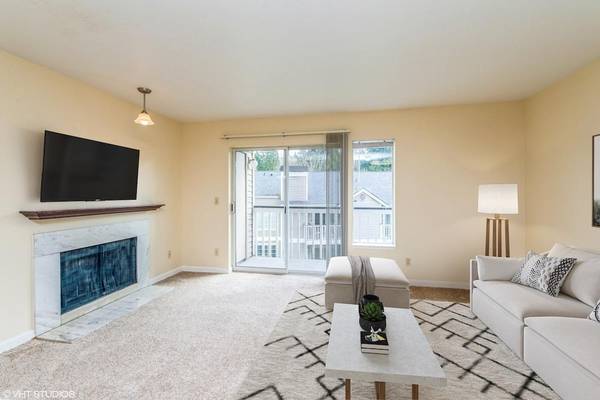 $1,945 / 2br - 1100ft2 - Clubhouse w/ Wi-Fi, Seasonal Outdoor Pool, In Unit Laundry63688462680067123