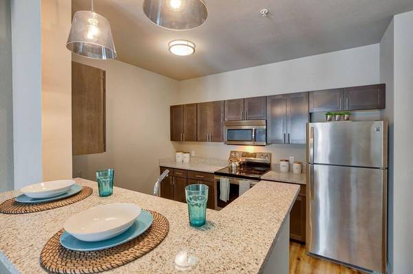 $1,672 / 2br - 1079ft2 - Granite Counters & Spa Baths-Steps to Northern Quest Fun! (Airway Heights)63969877019138120