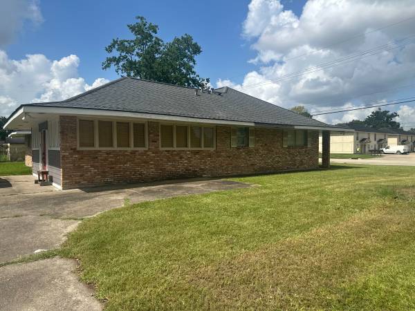 $235,000 / 3br - 2688ft2 - Home for Sale On Monterrey (Baton Rouge)63902942594563121