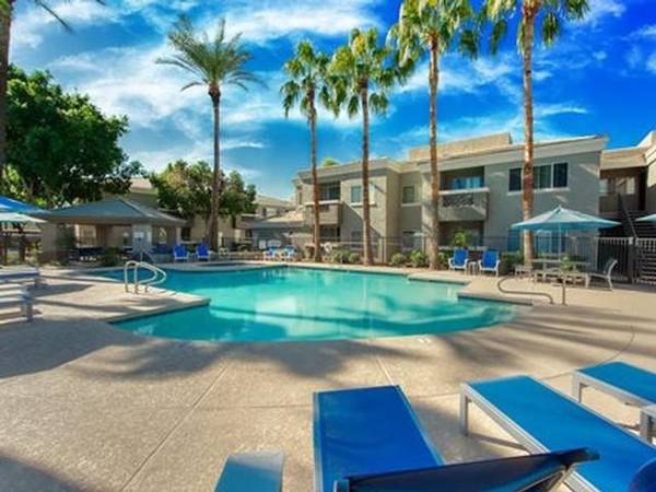 $1,830 / 3br - 1152ft2 - Comunidad Cerrada, Patio Privado o Balcón, WiFi en Área Común (Mesa)64024999962881122