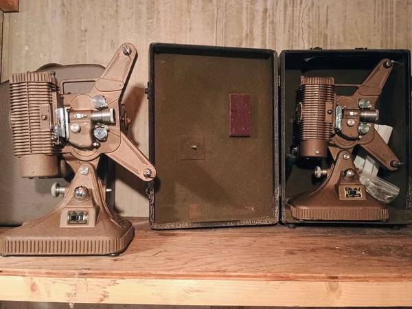 4 vintage projectors. 8mm & 16mm. Includes V-16 viewer & bulbs. 1