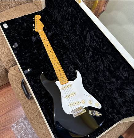 Fender Eric Johnson Stratocaster. Excellent condition. 1