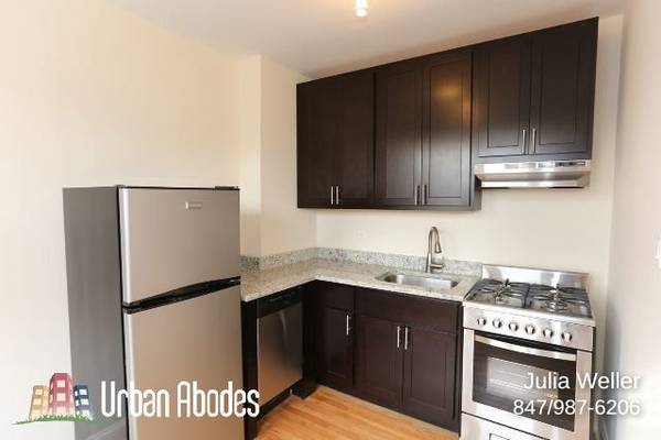 $1,795 / 1br - 700ft2 - $300 OFF FIRST MONTH'S RENT! Elegant 1 Bedroom, 1 Bath in Wrigleyville (Wrigleyville)64041648248834122
