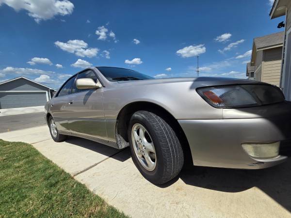 Lexus es300 1999 - $2,650 (San antonio)63478801841283123