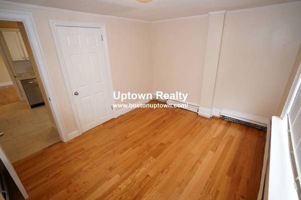 $3,000 / 3br - SEPTEMBER RENT IS FREE!  Modern 3BR with Free Washer/Dryer!  NO FEE! (Brighton)63828407347329124