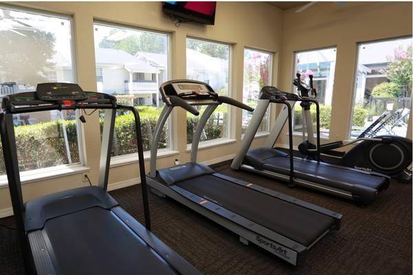 $710 / 1br - 650ft2 - Guaranteed Maintenance Service, Non-smoking!, Free Hot Water (Midtown)63806118928771124