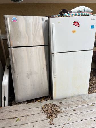 Fridges single door good condition with top freezer 1