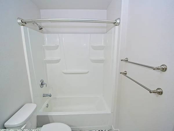$700 / 2br - 840ft2 - @@Hermoso y reformado 2BR en Reno | 2 baños + cerca de autopista y tiendas@@ (Reno)63682219512963123