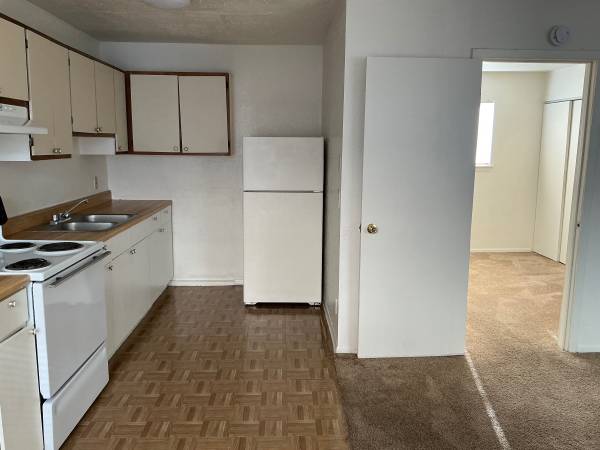 PET FRIENDLY $99 MOVE IN SPECIAL 1