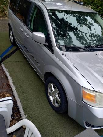 2009 Dodge Grand Caravan SXT - $2500 (Eugene)63470079635459124
