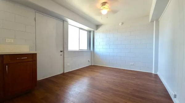 $1,200 / 1br - Cozy 1-bedroom, 1-bathroom Apartment -//--*-close to H1, Ala Moana (Honolulu)63686691057027120