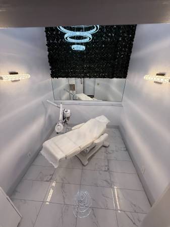 $3,000 Versatile Massage / Aesthetic / Medical Rooms Available — Flatiron NYC (Flatiron)63854289671041120