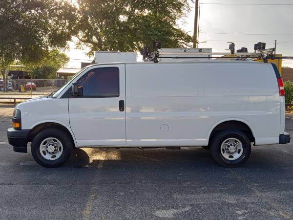 2020 Chevrolet EXPRESS - Photo 2
