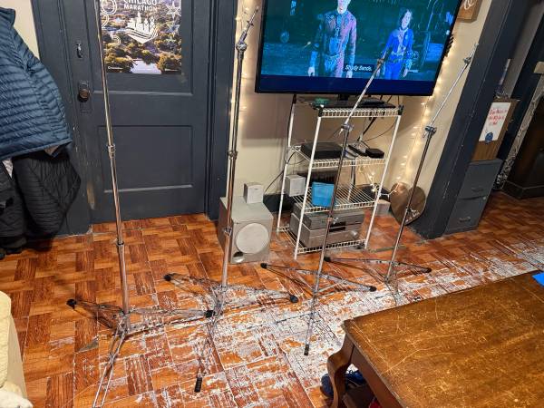 CYMBAL STANDS STRAIGHT AND BOOMS 1