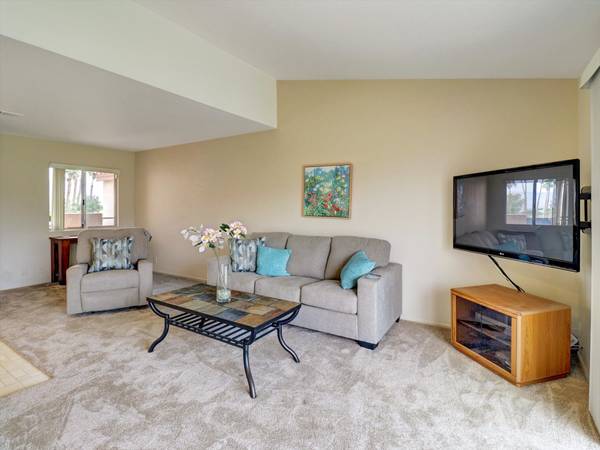 $299,500 / 1br - It’s the views! On golf course and Hoa includes golf. (Laquinta)63758480538753123