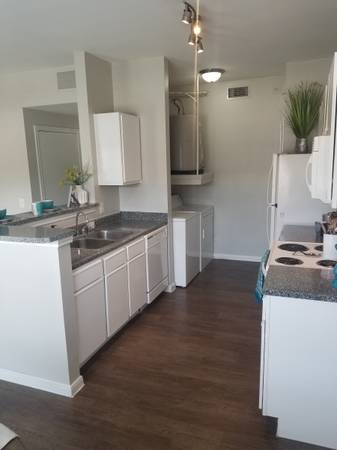 $1,355 / 1br - 696ft2 - Upgraded Cozy 1-Bedroom Available - Apply Today! (Pearland)63924169850370123