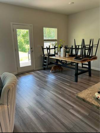 $450 / 2br - 🏡 Room for Rent  $450 + Utilities (Available Now) (Atlanta)63964263635075123
