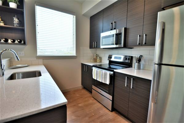$1,450 / 1br - 🏡 Rent This Apartment & Avoid the Nightmare of the Parent's Couch! (SE Portland, Sellwood, Moreland)63820825106305121