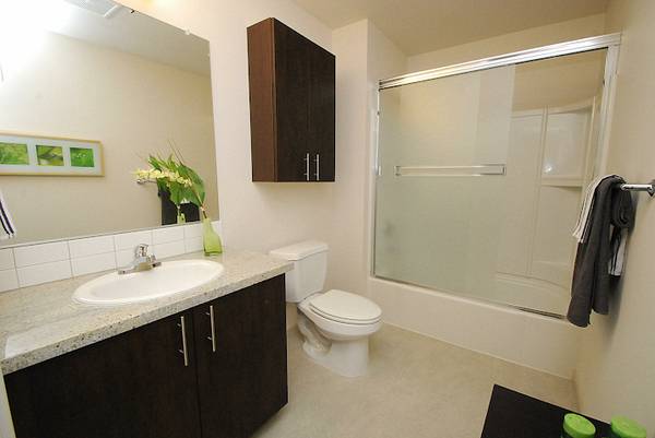 $1,350 / 1br - Your Fur Babies Are Welcome Here @ Buckman Court! (SE Portland, SE Belmont, Buckman)64039058669697123