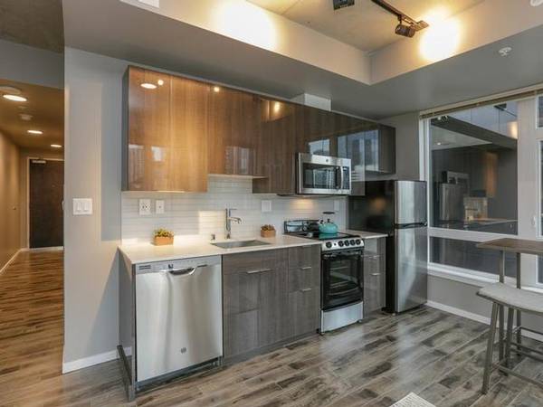 $2.041 / 1br - 548ft2 - Vistas Acuáticas Inmejorables y Vida de Lujo (Belltown)63862288615299122