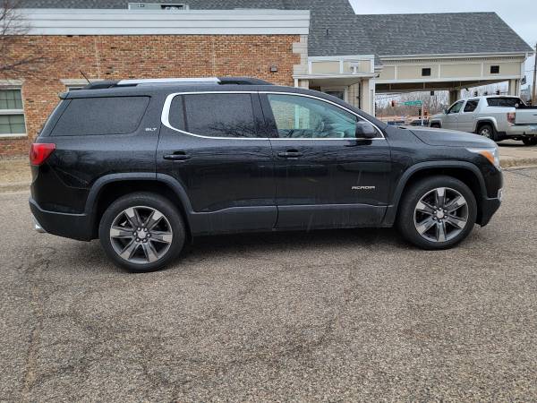 2017 GMC ACADIA SLT-2 AWD  ******** clean carfax **** - $14,495 (maplewood)63470776169217124