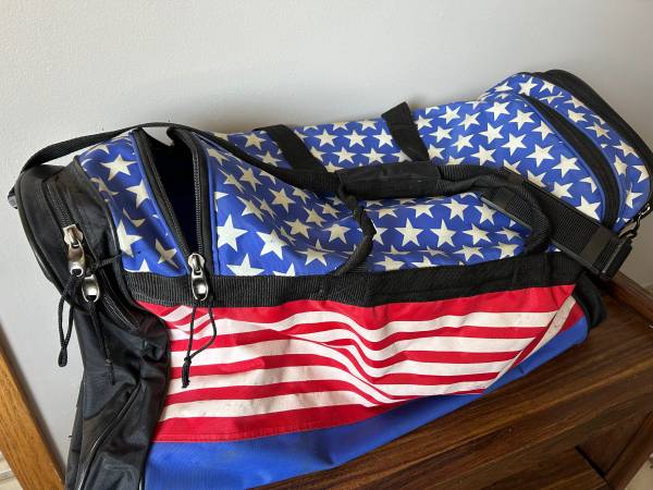 Duffel bag large call/text to purchase 1