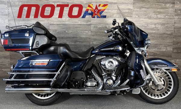 2013 Harley Davidson FLHTCU Ultra Classic Electra Glide Touring 1