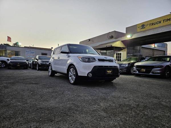 2015 Kia Soul + Crossover de 4 puertas - $7,999 (+ Car Co)63470226989057124