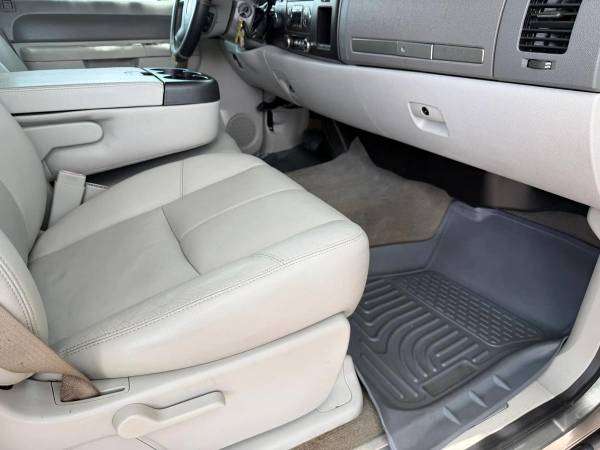 2012 Chevrolet Silverado 3500 - Photo 12