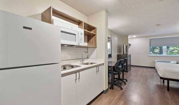 $2,524 Furnished Studio- Near Coral Gables (Miami)64049455370370122