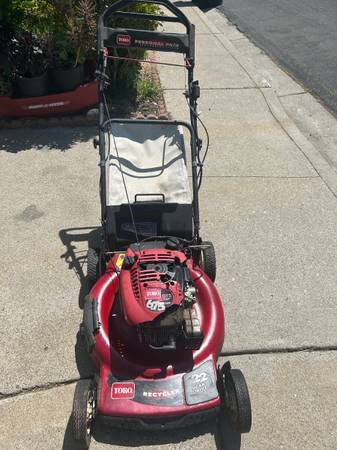 Toro personal pace self propelled lawn mower 1