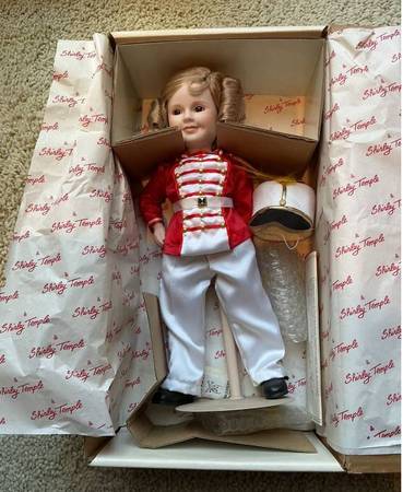 (8) DIFFERENT SHIRLEY TEMPLE DANBURY MINT DOLLS IN BOX 1