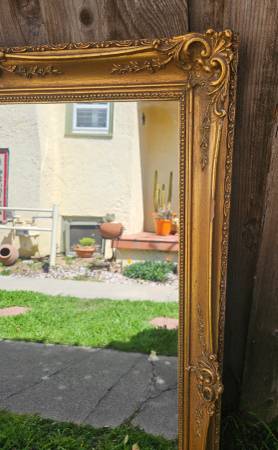 GRAN ESPEJO DE MADERA ANTIGUO DORADO - $225 (mar vista)63471349245187121