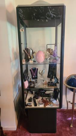 Display Cabinet 1