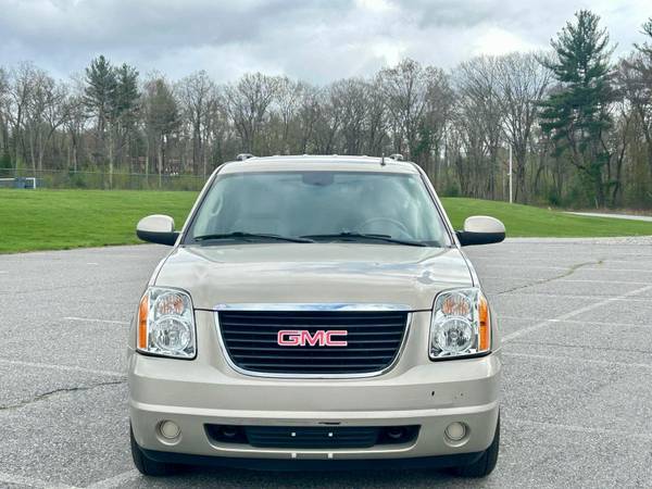 2010 GMC Yukon 4X4 5.3 V8 112k 7 passengers - $7,500 (Tyngsboro)63470620962435121
