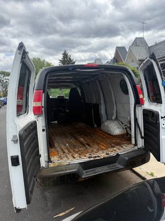 GMC 2500 Van 2010 for SALE - $4,500 (East Elmhurst)63615016550019124