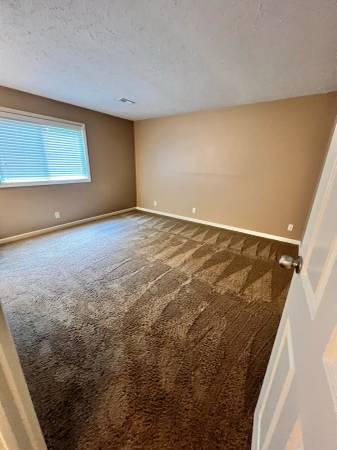 $1,050 / 1br - 662ft2 - Move Early! Save Big! (Council Bluffs)63681624047619123