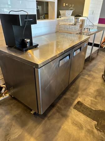 commercial refrigerator -with table 1