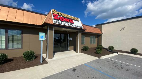 $110 / 150ft2 - 10 x 15 Drive-Up    AWESOME RATE   $110.00   NO ADMIN FEE & FREE LOCK (Greenville)63783812066179121
