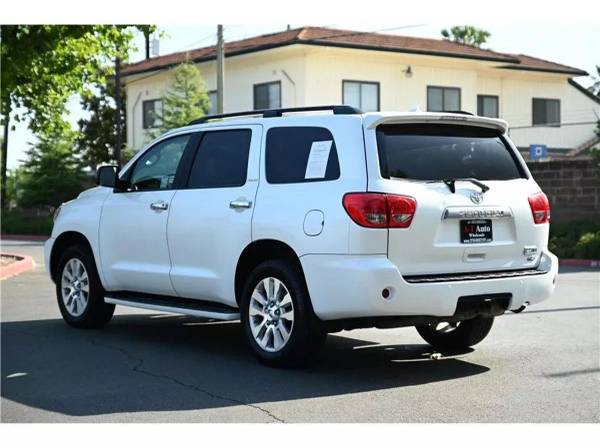 2016 Toyota Sequoia Platinum Sport Utility 4D - Financiamiento para la mayoría de las situaciones crediticias - $24,988 (+ A1 AUTO WHOLESALE)63619525737091124