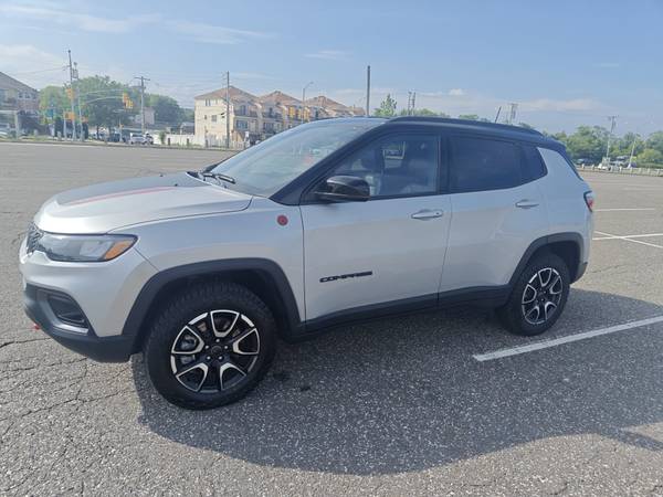 2025 JEEP COMPAS TRAILHAWK - $26,500 (STATEN ISLAND)63614764321539124