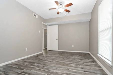 $1,400 / 2br - 970ft2 - Ceiling Fans, Spacious Floor Plans, Access Gated (7526 Hunnicut Rd, Dallas, TX)63796578610563121