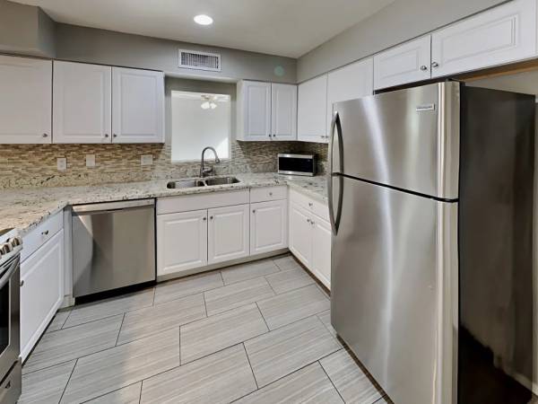 $1,165 / 3br - 1613ft2 - Marvelous 3Bed 2Bath Home (Tempe)64047707946883124