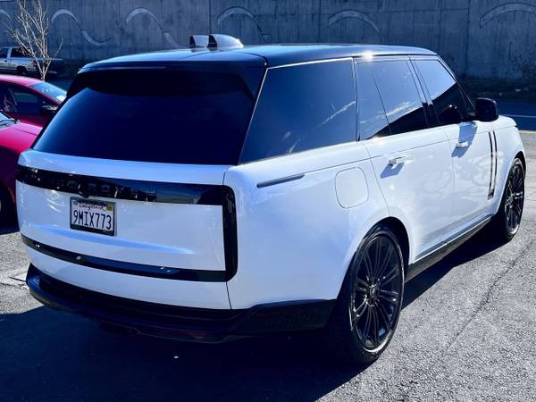 ✭2024 Land Rover Range Rover SE - $109,900 (MarinImports.com)63503098776451124