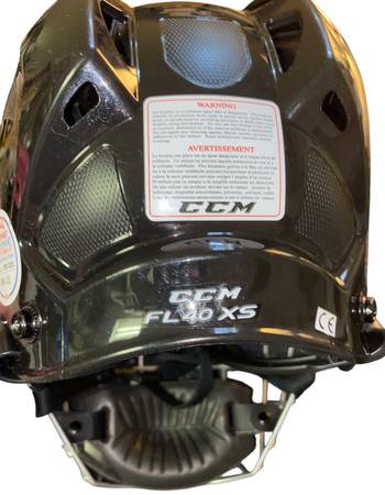 Casco de hockey juvenil CCM XS - $8 (Baldwin)63471464918531122